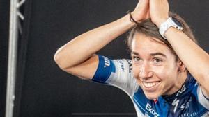 Mireia Benito, en la fotografía de su equipo de promoción del Tour.