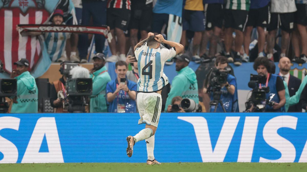 Montiel celebra su gol decisivo en la tanda de penaltis de la final del Mundial