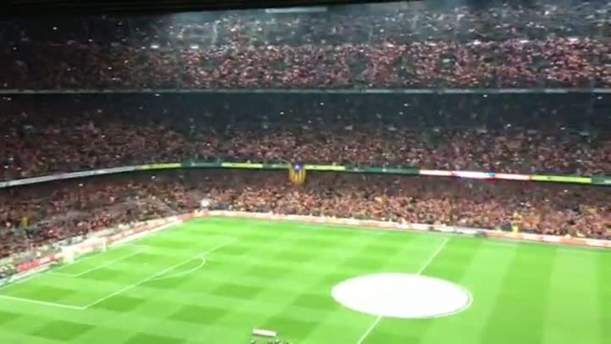 Impresionante vídeo del Camp Nou cantando el himno a capella