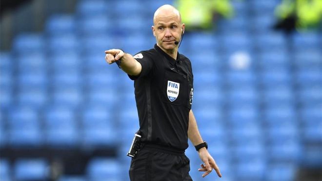 Anthony Taylor, durante un partido de la Premier League. Anthony Taylor, durante un partido de la Premier League.