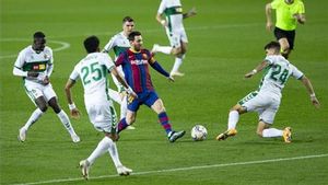 Leo Messi, en la jugada con la que marcó ante el Elche Leo Messi, en la jugada con la que marcó ante el Elche