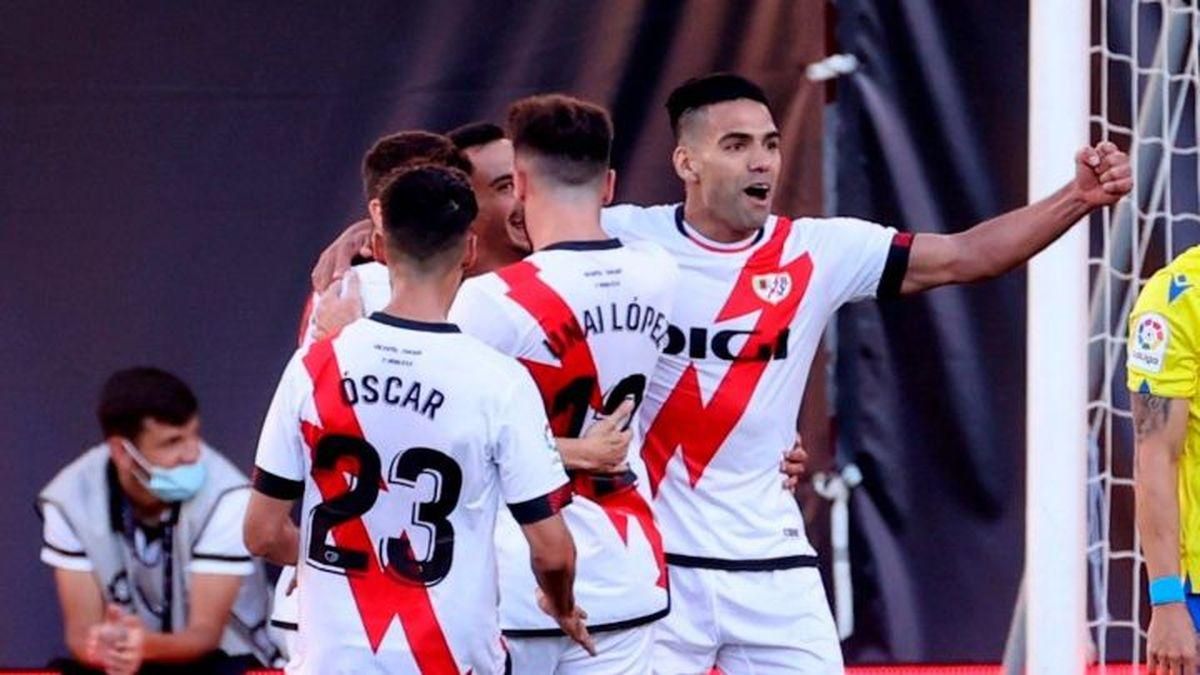El Rayo Vallecano sorprende con un gran arranque de temporada y se cuela entre los primeros lugares El Rayo Vallecano sorprende con un gran arranque de temporada y se cuela entre los primeros lugares