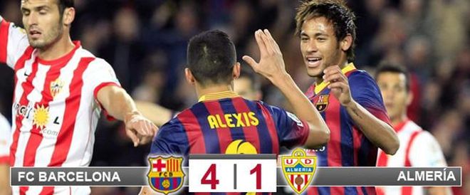 Alexis, celebrando su gol con Neymar Alexis, celebrando su gol con Neymar