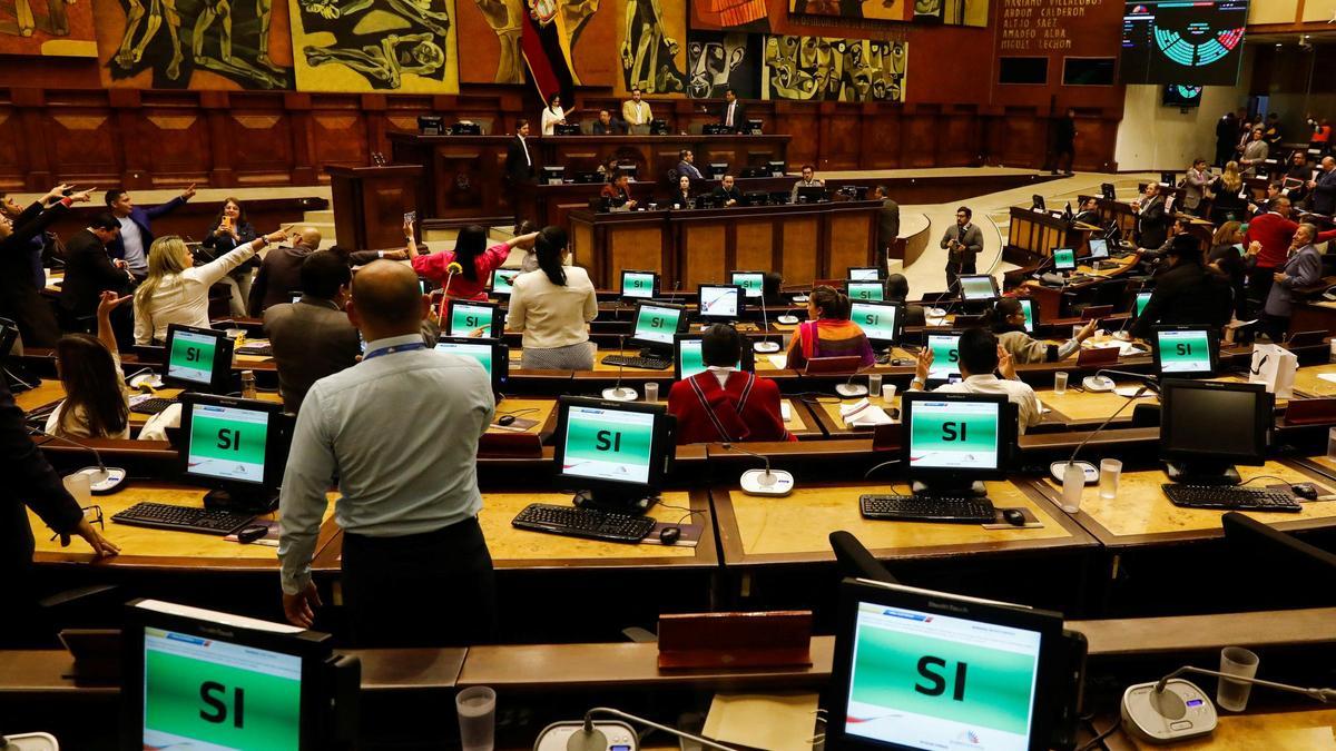 El Congreso ecuatoriano abre una puerta para despedir al presidente Lasso El Congreso ecuatoriano abre una puerta para despedir al presidente Lasso
