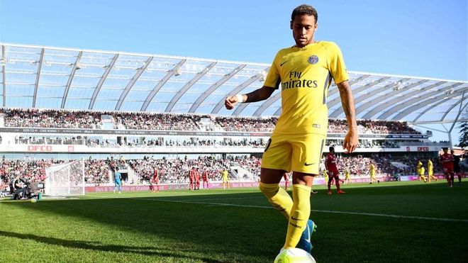 Neymar es uno de los favoritos a ganar el Balón de Oro Neymar es uno de los favoritos a ganar el Balón de Oro