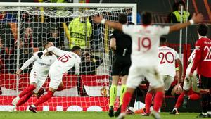 Manchester United - Sevilla | El gol en propia de Harry Maguire