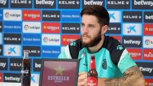 Miguelón, defensa del Espanyol, durante una rueda de prensa Miguelón, defensa del Espanyol, durante una rueda de prensa