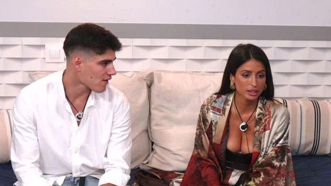 Solos, el programa de MiTele, afectado por un brote de coronavirus: Julen e Inma, desalojados Solos, el programa de MiTele, afectado por un brote de coronavirus: Julen e Inma, desalojados