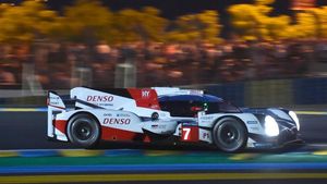 Toyota presenta tres coches en su objetivo para ganar Le Mans Toyota presenta tres coches en su objetivo para ganar Le Mans