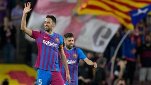 Sergio Busquets, capitán del FC Barcelona, celebra un gol en el Camp Nou