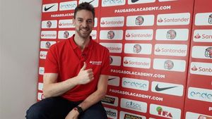 Pau Gasol presentó la primera edición virtual de la Pau Gasol Academy by Santander Pau Gasol presentó la primera edición virtual de la Pau Gasol Academy by Santander