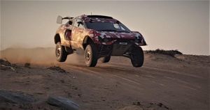 Roma y Loeb han probado su nuevo coche en Dubai Roma y Loeb han probado su nuevo coche en Dubai