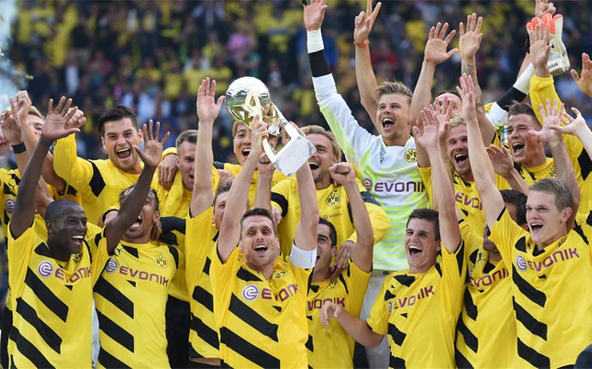 El Borussia de Dortmund celebra la Supercopa de Alemania