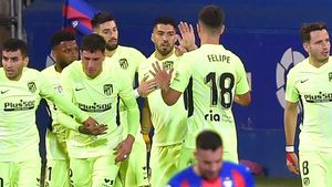 Luis Suárez, artífice del triunfo rojiblanco en Ipurua Luis Suárez, artífice del triunfo rojiblanco en Ipurua