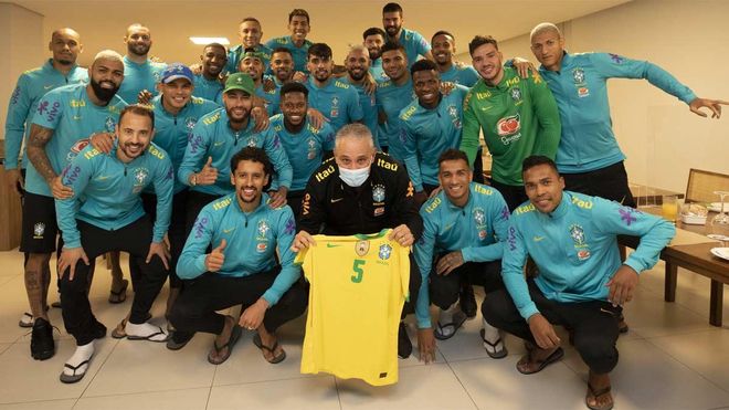 Tite celebra sus cinco años dirigiendo a la Canarinha Tite celebra sus cinco años dirigiendo a la Canarinha
