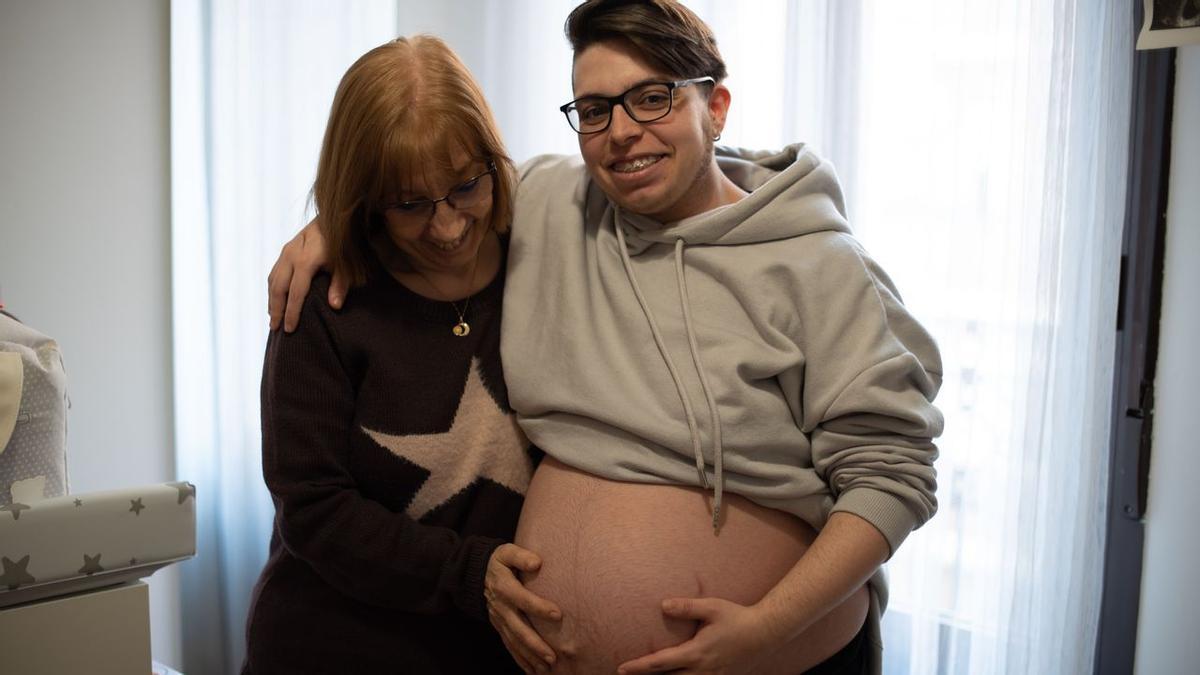 Rubén Castro, primer hombre embarazado de España, ya ha dado a luz