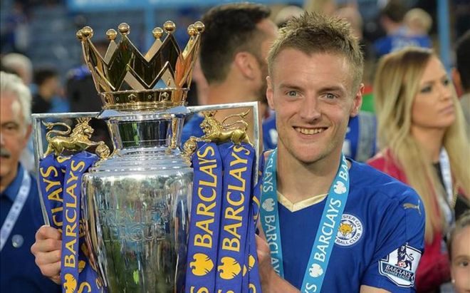 Vardy seguirá en las filas del Leicester, en el que contribuyó a alzar la Premier Vardy seguirá en las filas del Leicester, en el que contribuyó a alzar la Premier