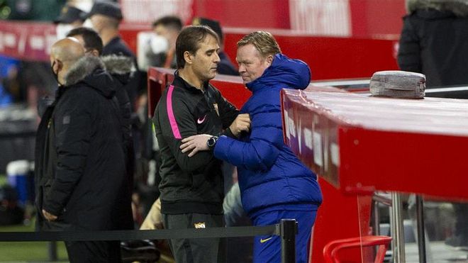 Koeman y Lopetegui se saludan antes del duelo en el Pizjuán de la ida de Copa Koeman y Lopetegui se saludan antes del duelo en el Pizjuán de la ida de Copa