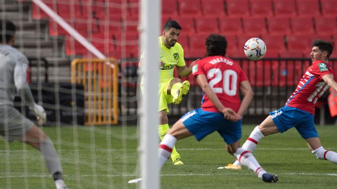 Luis Suárez no marcó en la victoria del Atleti en Granada Luis Suárez no marcó en la victoria del Atleti en Granada