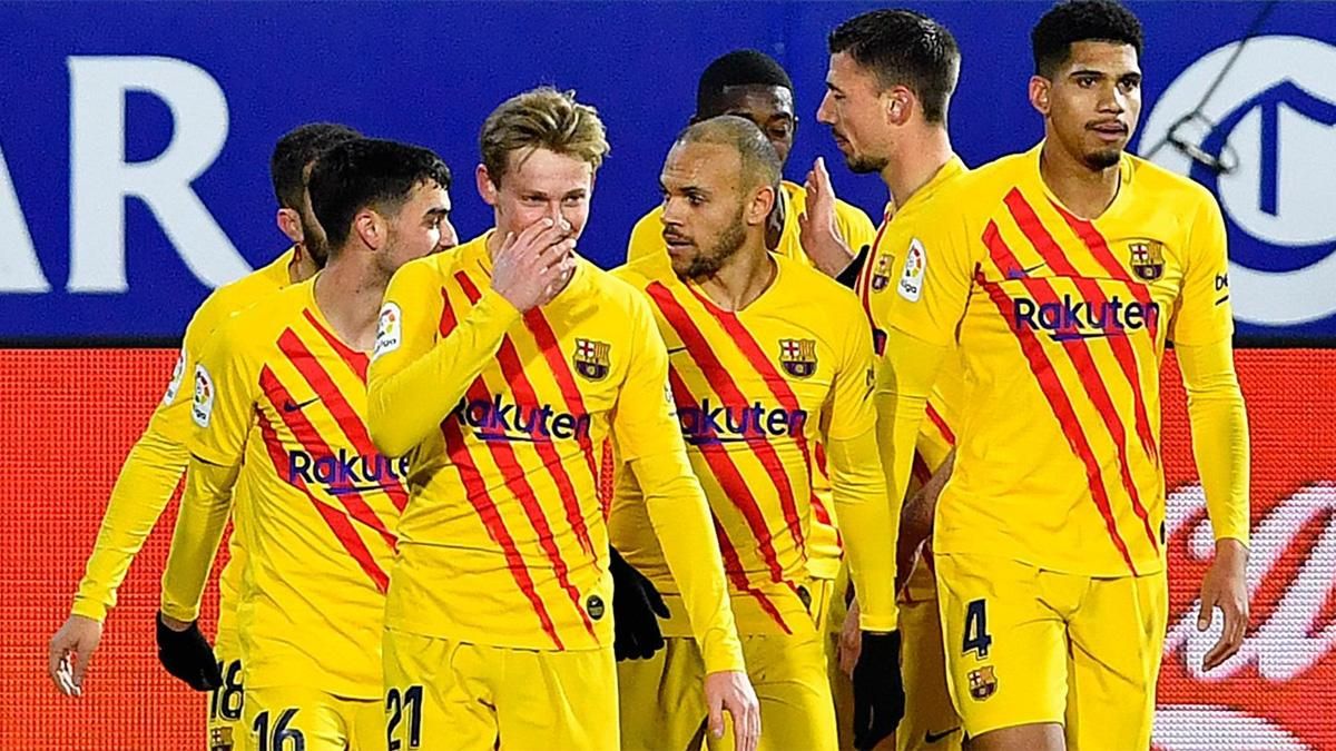 Los jugadores del Barça celebran el gol de De Jong al Huesca Los jugadores del Barça celebran el gol de De Jong al Huesca