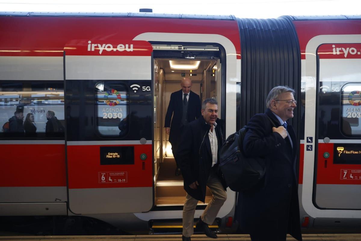 Llega el primer Iryo a València.