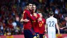 Morata y Olmo celebran el 1-0 de España ante Noruega