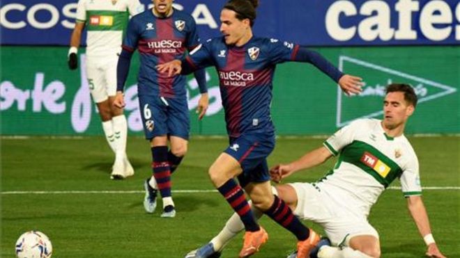 Seoane con el balón en un partido ante el Eibar Seoane con el balón en un partido ante el Eibar