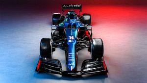 El Alpine A521 de Fernando Alonso luce los colores de la bandera francesa El Alpine A521 de Fernando Alonso luce los colores de la bandera francesa