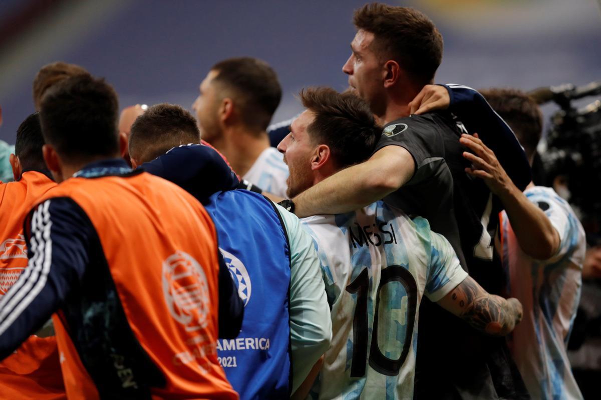 La reacción de Messi al penalti fallado por Yerry Mina: Baila ahora