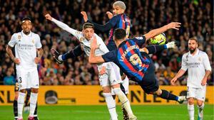 FC Barcelona - Real Madrid | Las ocasiones de Lewandowski