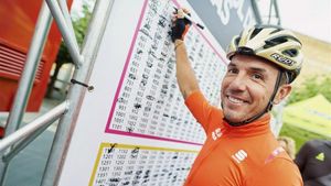 El escalador de Parets retrasa su cita cicloturista El escalador de Parets retrasa su cita cicloturista