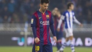 Leo Messi, cabizbajo al final del partido entre la Real Sociedad y el FC Barcelona Leo Messi, cabizbajo al final del partido entre la Real Sociedad y el FC Barcelona