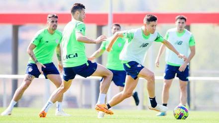 Los jugadores del Athletic preparan su duelo ante el Almería