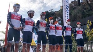 El Trek-Segafredo, antes de iniciar la prueba El Trek-Segafredo, antes de iniciar la prueba