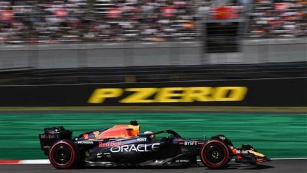 Verstappen, al volante del Red Bull en Suzuka