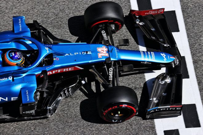 Fernando Alonso , concentrado en su monoplaza Fernando Alonso , concentrado en su monoplaza
