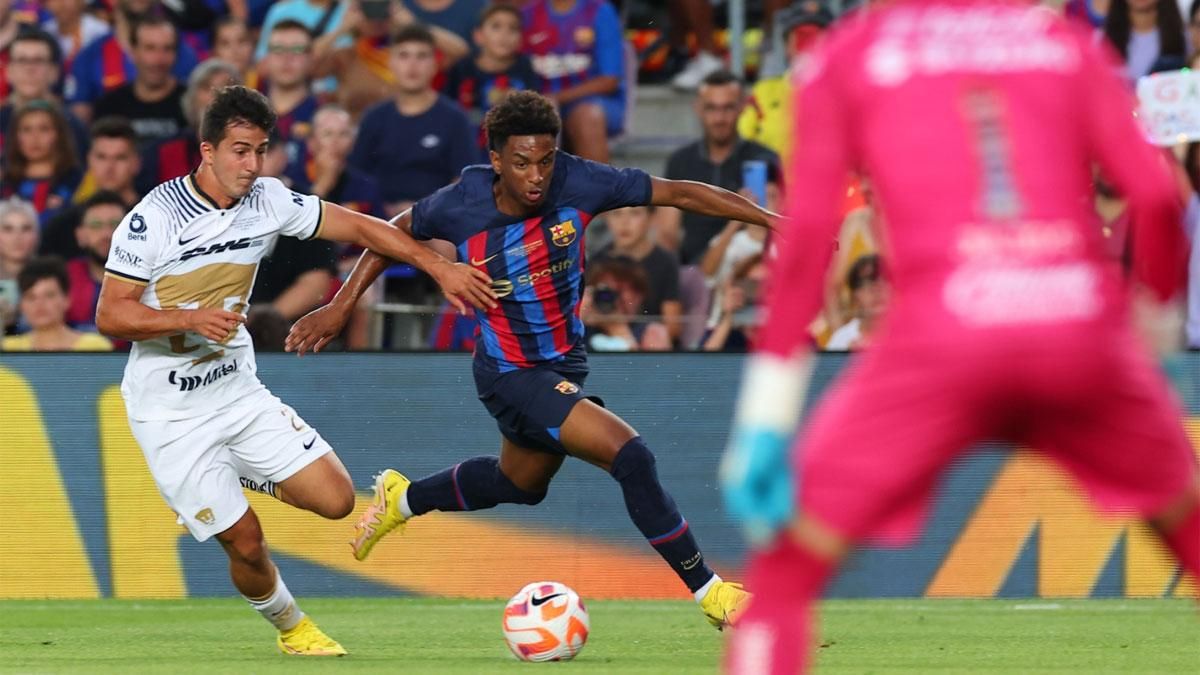 Alejandro Balde, durante la disputa del trofeo Joan Gamper ante Pumas Alejandro Balde, durante la disputa del trofeo Joan Gamper ante Pumas