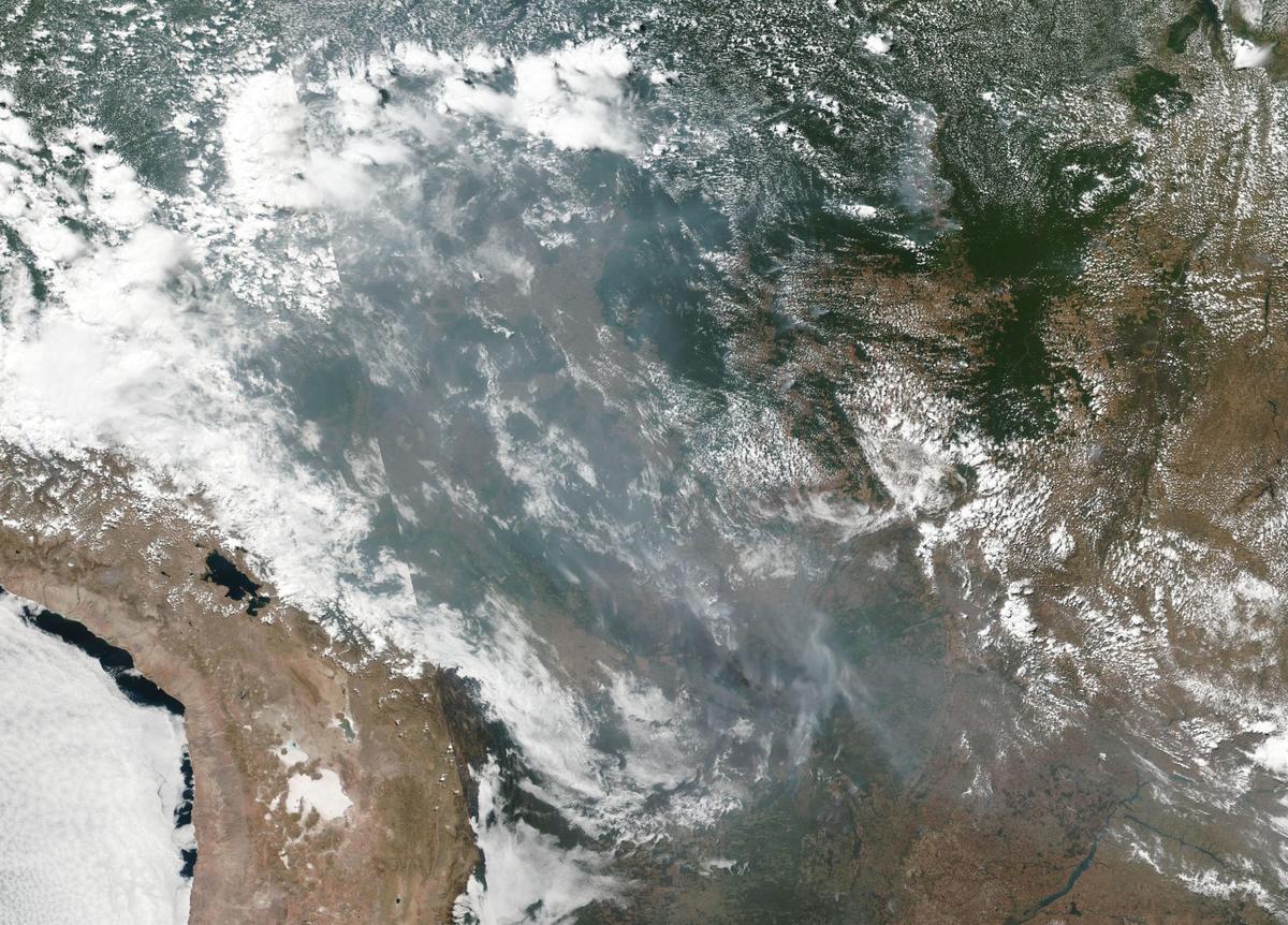 Archivo - El humo de los incendios se extiende por la Amazonía