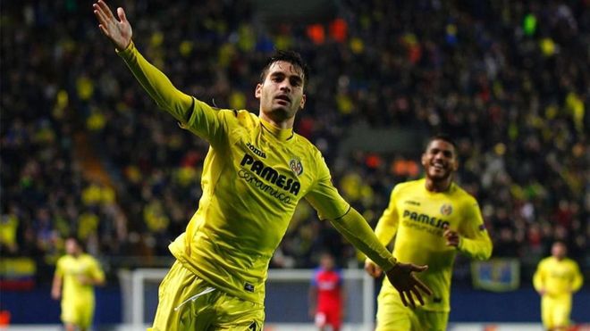 Trigueros, celebrando un gol al Steaua Trigueros, celebrando un gol al Steaua