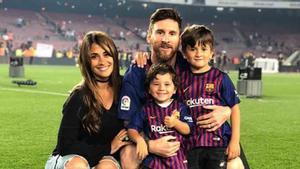 La familia Messi celebró el doblete