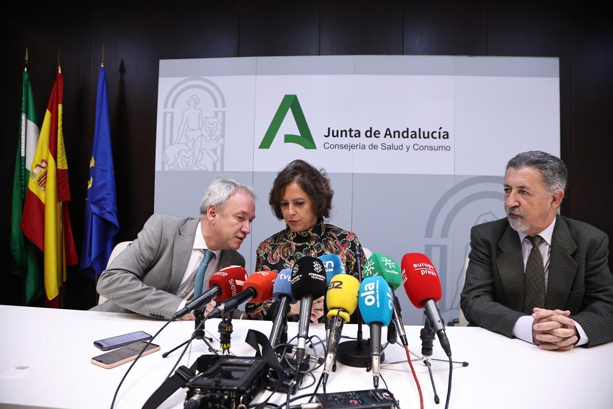 Rueda de prensa de la consejera de Salud, Catalina García y el presidente del SMA, Rafael Carrasco.