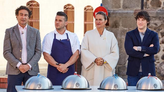 Que Ver Hoy 8 De Junio En Tv Carlos Maldonado Y Ainhoa Arteta Las Bazas De Masterchef 9 Para Enfrentarse A Supervivientes Tierra De Nadie