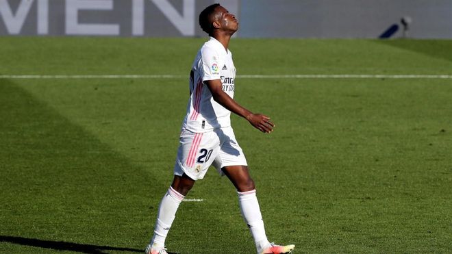 Vinicius se lamenta por una ocasión fallada Vinicius se lamenta por una ocasión fallada
