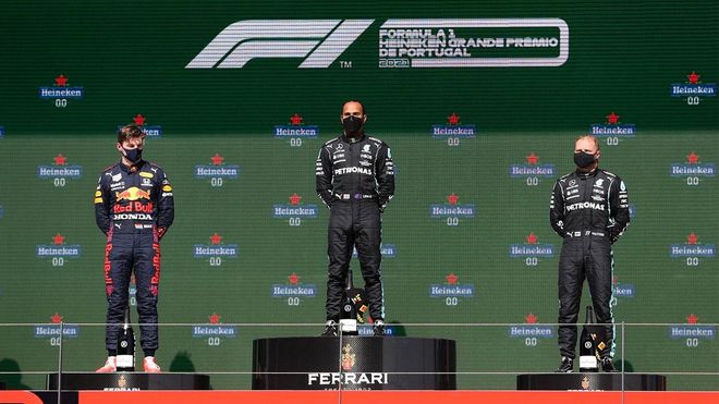 Hamilton, Verstappen y Bottas, en el podio del GP de Portugal Hamilton, Verstappen y Bottas, en el podio del GP de Portugal