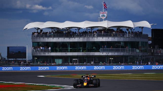 Verstappen y Red Bull asustan en los Libres 3 de Silverstone