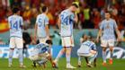 Los jugadores de la selección española tras caer eliminados en la tanda de penaltis ante Marruecos