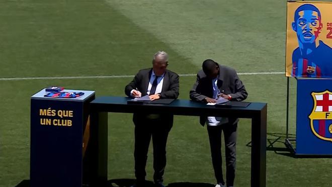 Dembélé firmó su nuevo contrato con el Barça