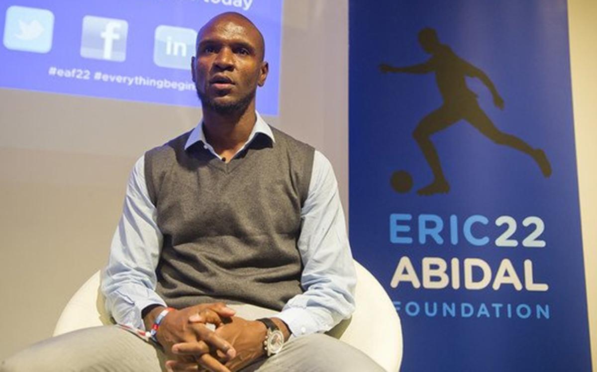Eric Abidal y el Barça lucharán de la mano contra el cáncer infantil