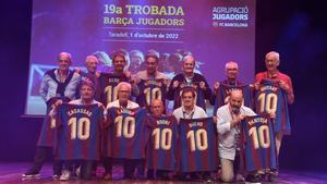 Los componentes de la primera plantilla del Barça Atlètic (1970-71) han recibido un homenaje este sábado en Taradell
