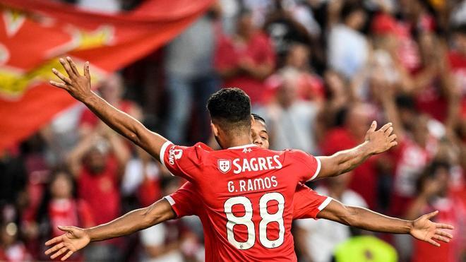 Gonçalo Ramos y Enzo Fernández lanzan al Benfica